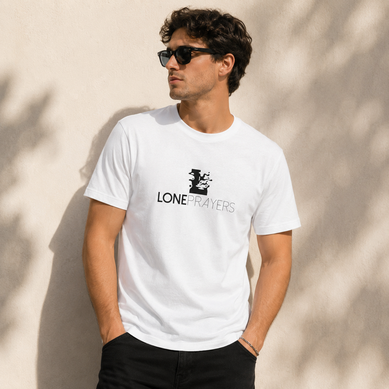 Minimalistische LONEPRAYERS® Tees collectie met premium streetwear fits en tijdloze designs.