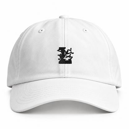 Witte Icoon Cap van LONEPRAYERS® met zwart geborduurd icoon aan de voorkant